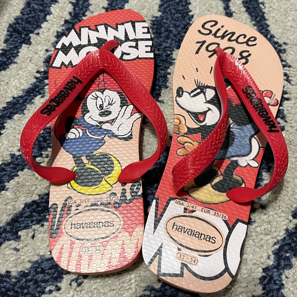 Brand New Girl’s Havaianas Minnie Mouse flip flops